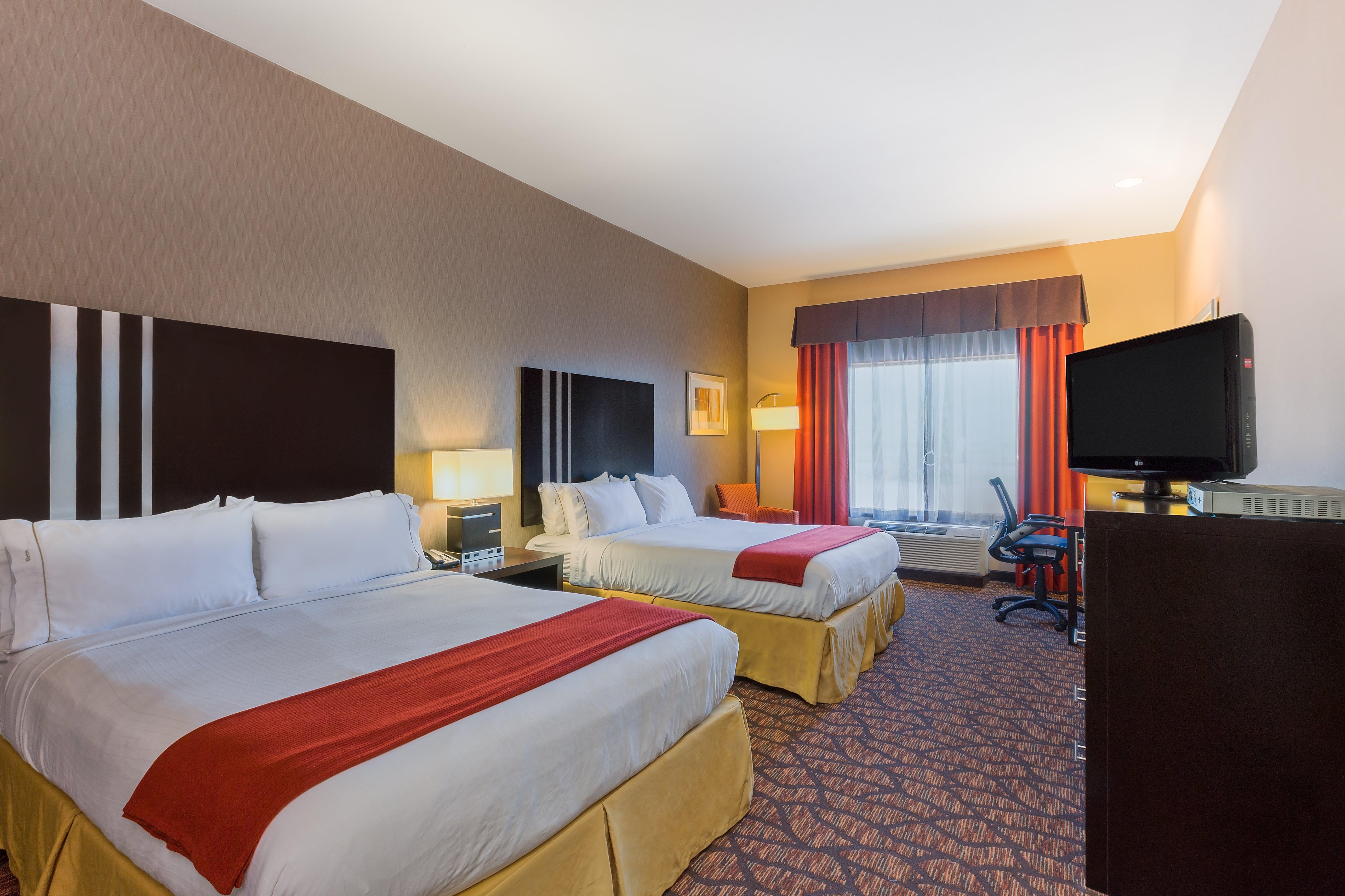 Holiday Inn Express And Suites Alpine By Ihg Exterior photo